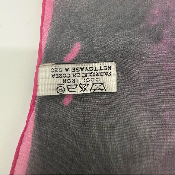 Vintage DKNY Donna Karan Silk Scarf 34” Empire State NYC Pink Red Square - Picture 5 of 8